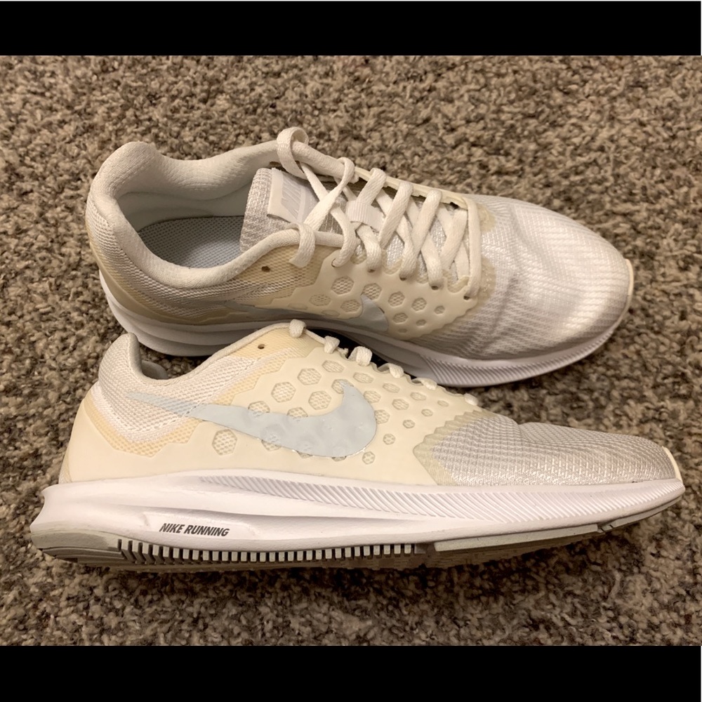 Nike Running Shoes 7.5